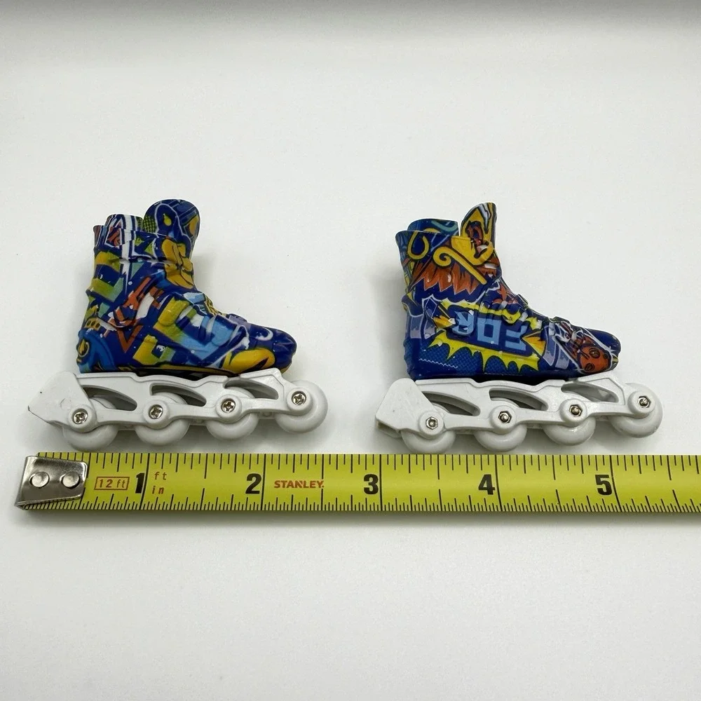 1‎ Pair Mini Finger Shoes Cool Mini Skate Shoes Mini Finger Roller Skates